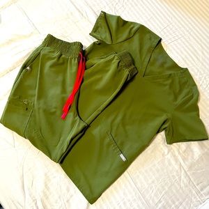 FIGS Scrub Set (Women’s) Large in Dark Olive